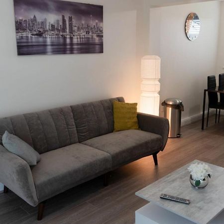 Gorgeous Ground Floor Apartment + Free Parking مانشستر المظهر الخارجي الصورة
