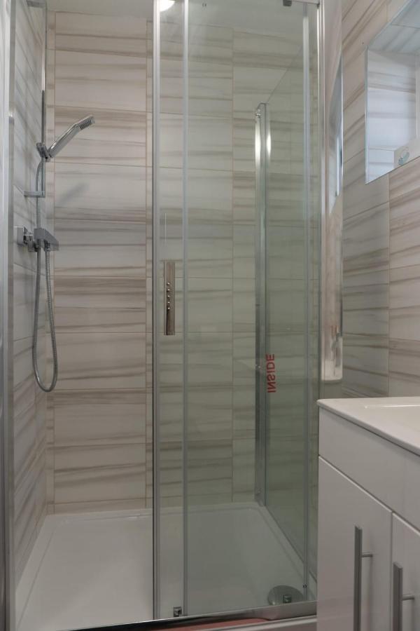 Gorgeous Ground Floor Apartment + Free Parking مانشستر المظهر الخارجي الصورة