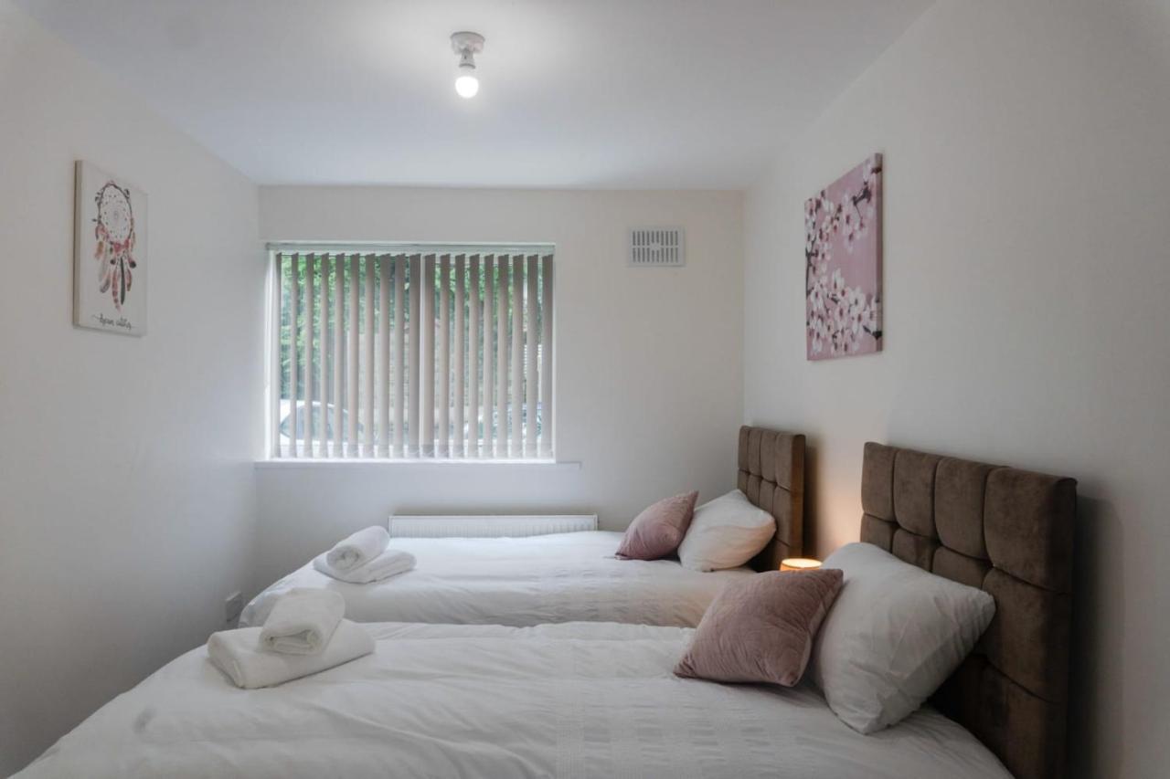 Gorgeous Ground Floor Apartment + Free Parking مانشستر المظهر الخارجي الصورة